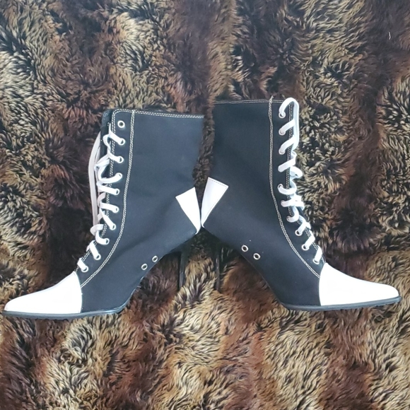 Shoes - Heeled black and white sneakers like converse